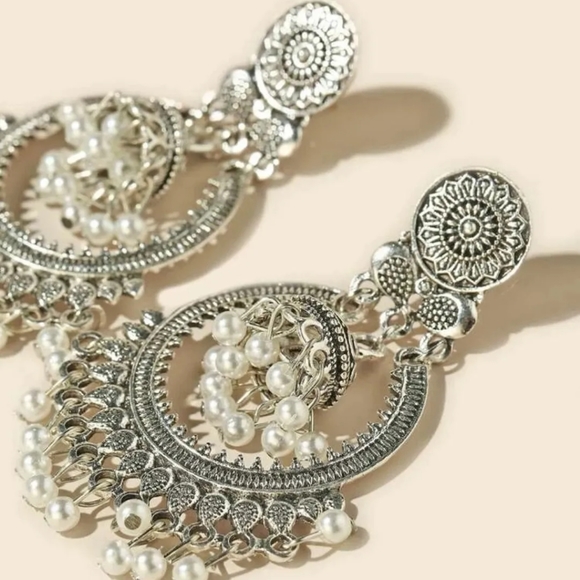 NWT Antique Silver faux pearls jhumka/ pakistani Indian jewellery/ chandbali - Picture 2 of 3